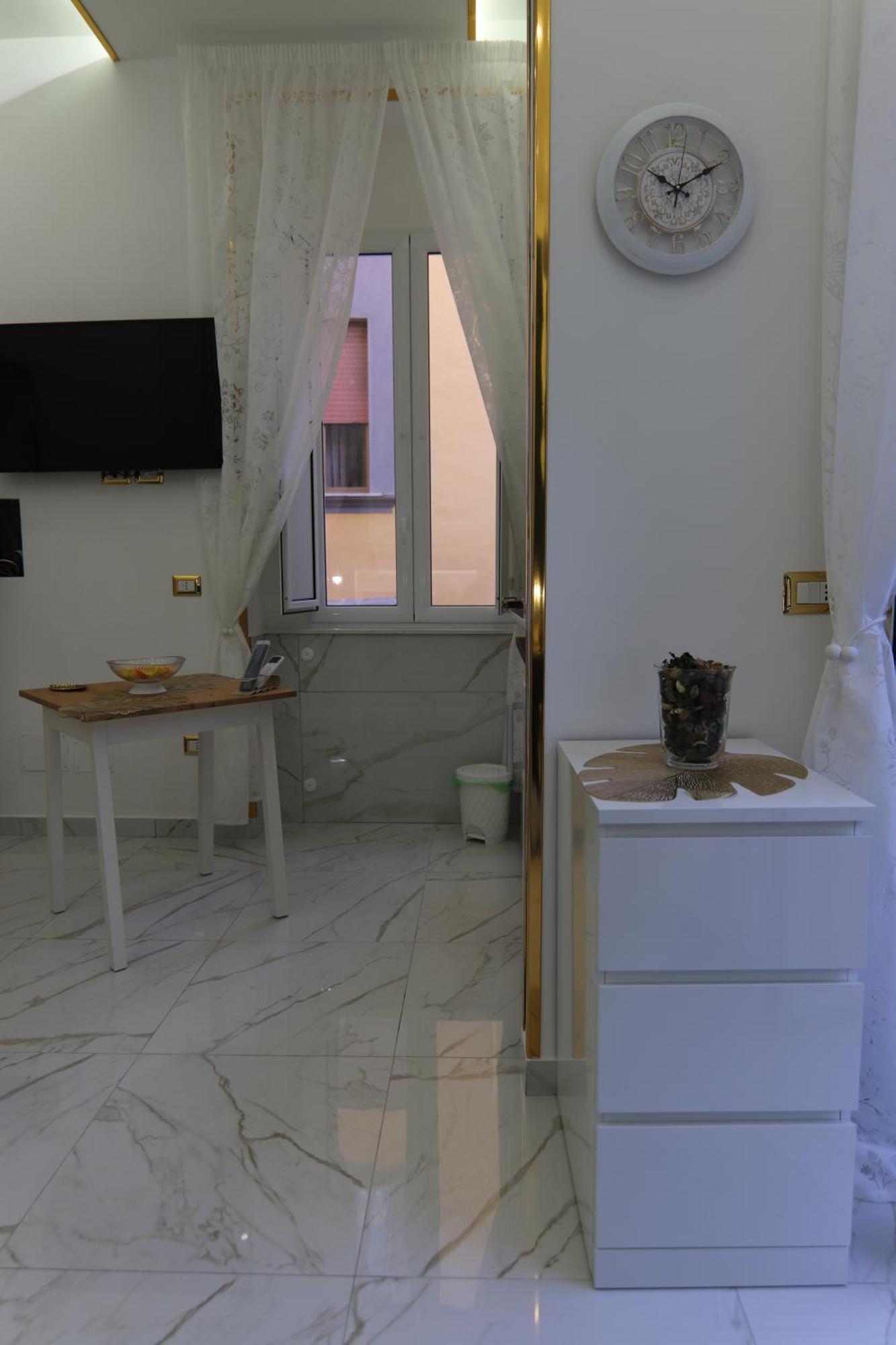 Apartamento Regina House Nápoles Exterior foto